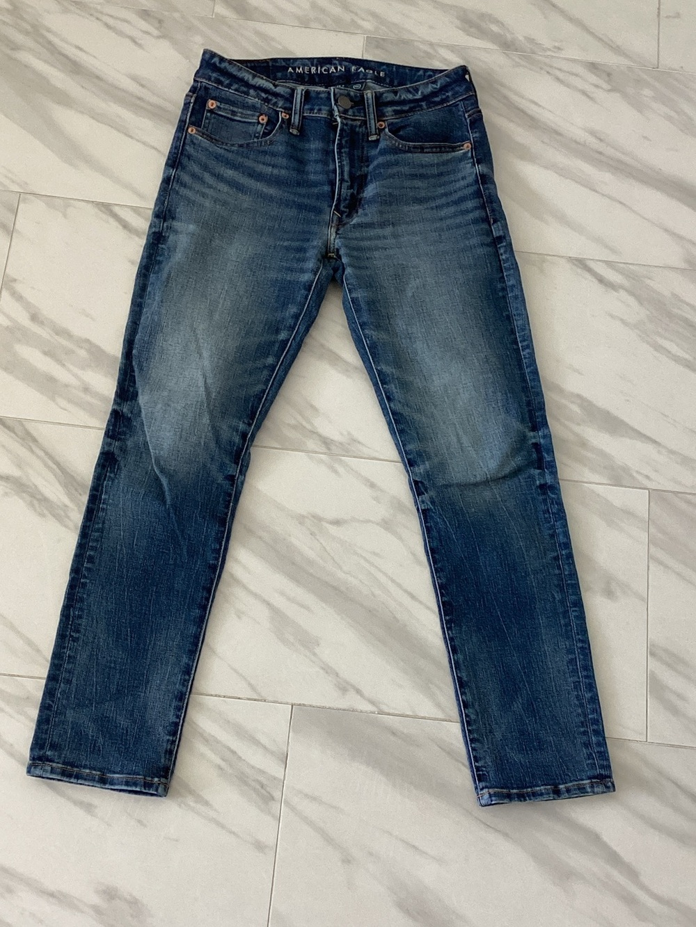 NWOT.American Eagle Outfitters Men’s Dark Blue Slim Straight Jeans